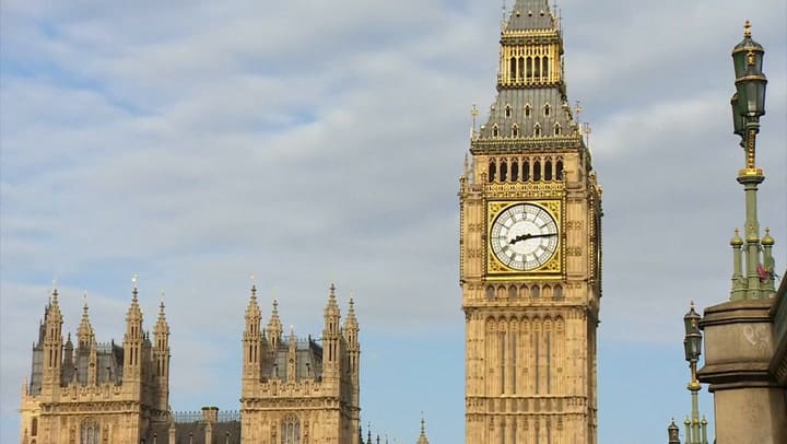 Big Ben de Minujín