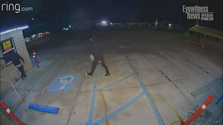 Sospechosos se prendieron fuego al intentar incendiar negocio