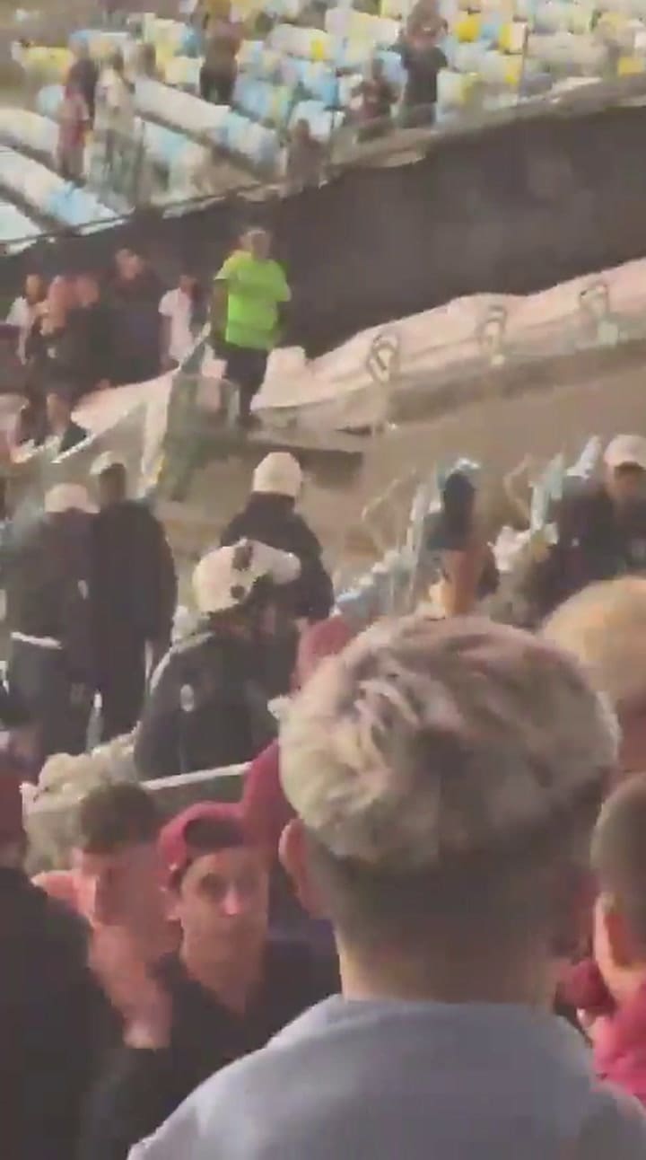 La policía brasileña le pegó a hinchas de Lanús