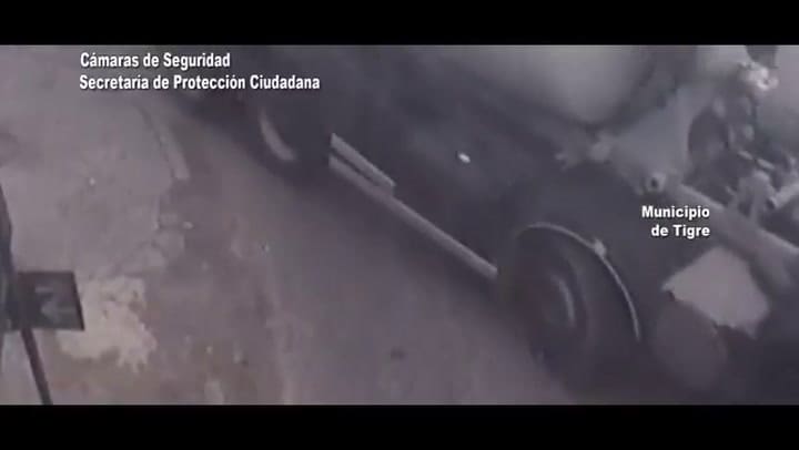 Lo atropelló un camión y se salvó de milagro