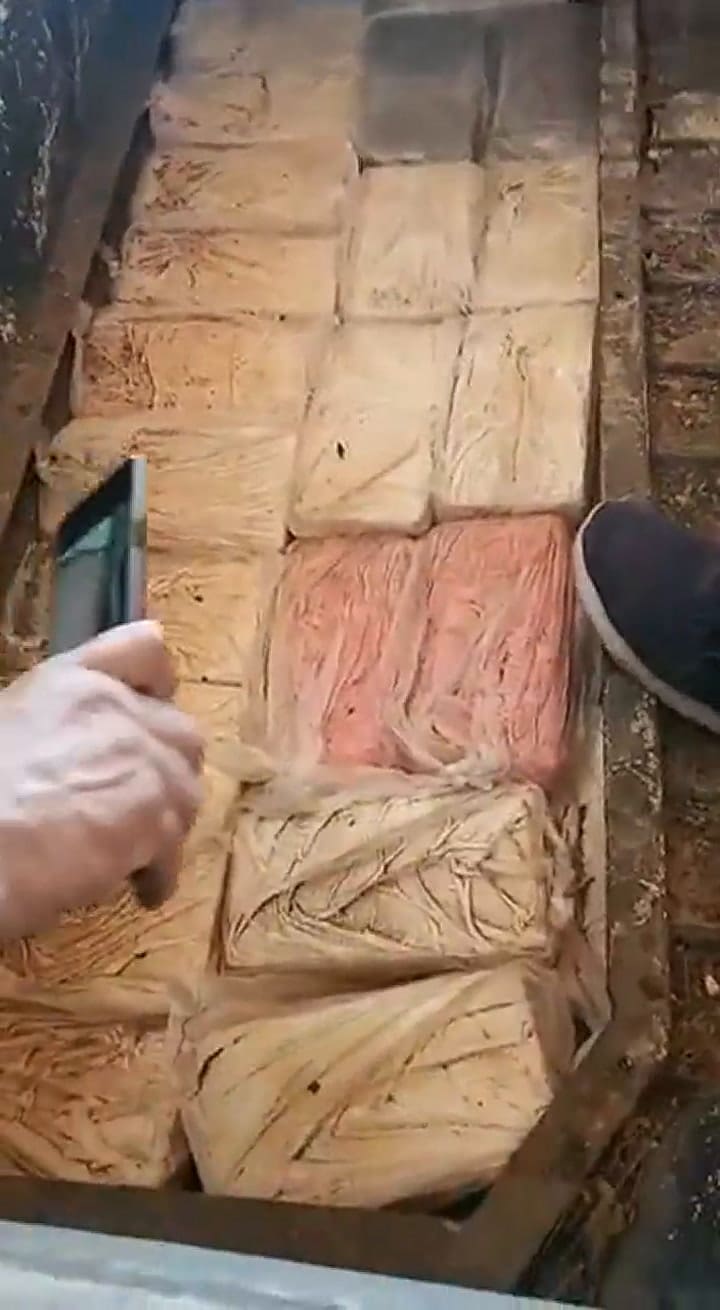 La cocaína incautada en un camión y en un tanque cisterna enterrado