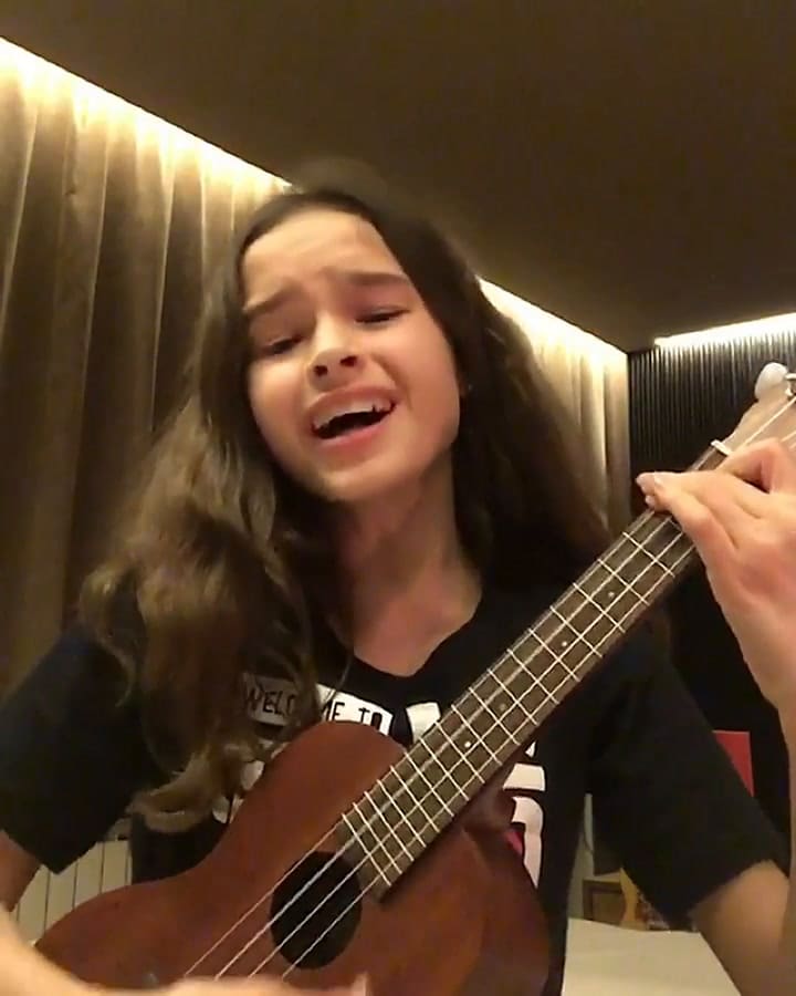 Vida Spinetta cantando Wapo Traketero el single de Nicki Nicole. Fuente: Instagram