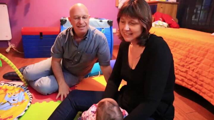 Se necesitan 240 familias que quieran cuidar a bebes