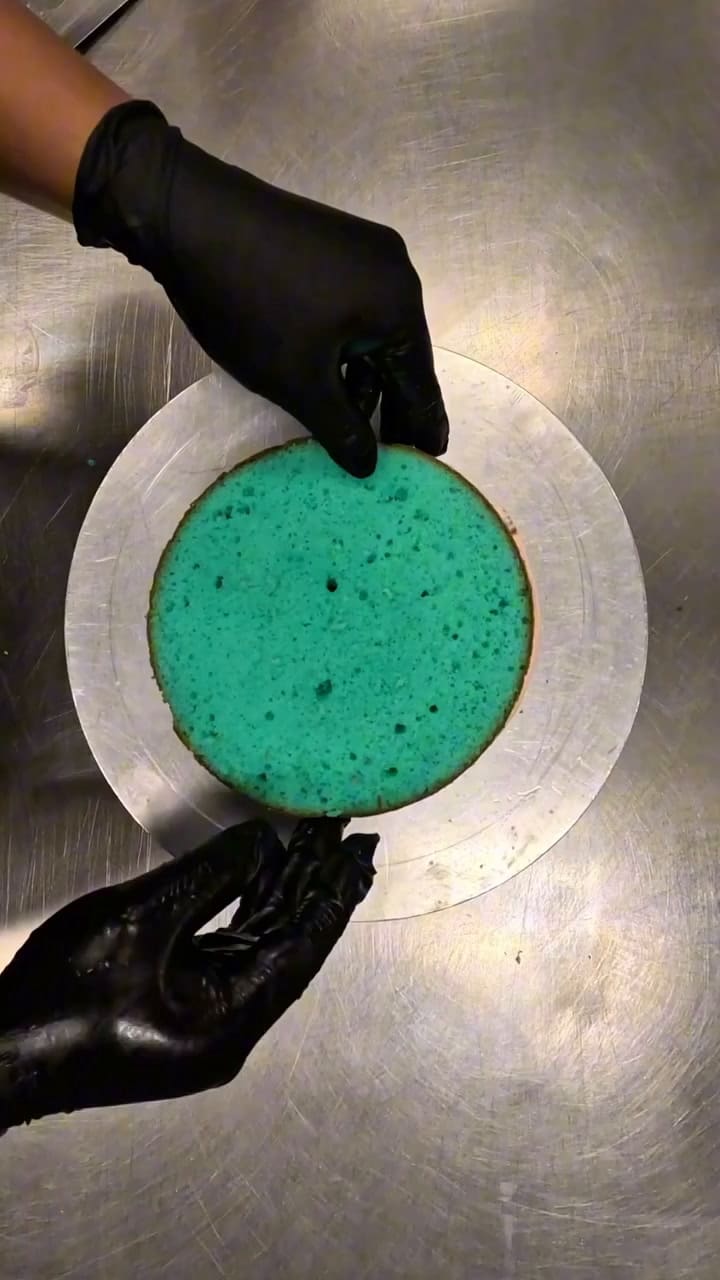 La pastelería tiene disponible la Benito Cake por tiempo limitado (Instagram/@valencia_bakery)