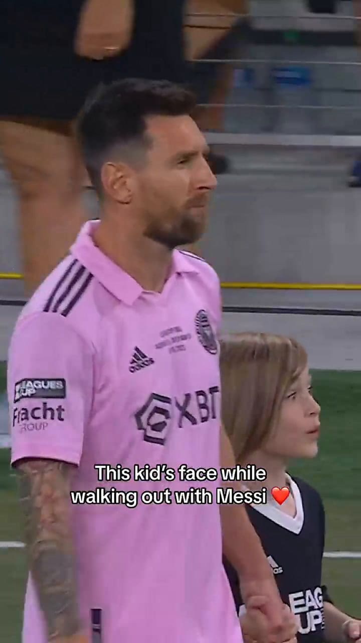 El increíble momento de un niño de la mano de Messi