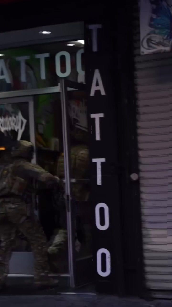 Atrapar migrantes como en Pokemon, el video del DHS