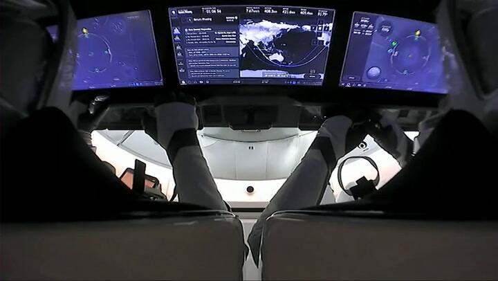 Astronautas regresan a la Tierra