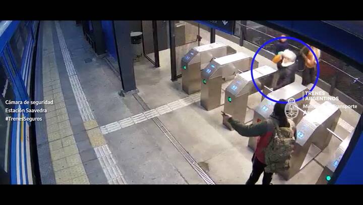 Desesperación en el tren Mitre: dos menores corrían para tomar el tren con su madre, ella no llegó