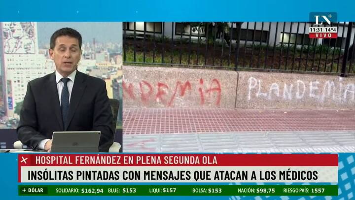 Insólitas pintadas con mensajes que atacan a los médicos en el Hospital Fernández