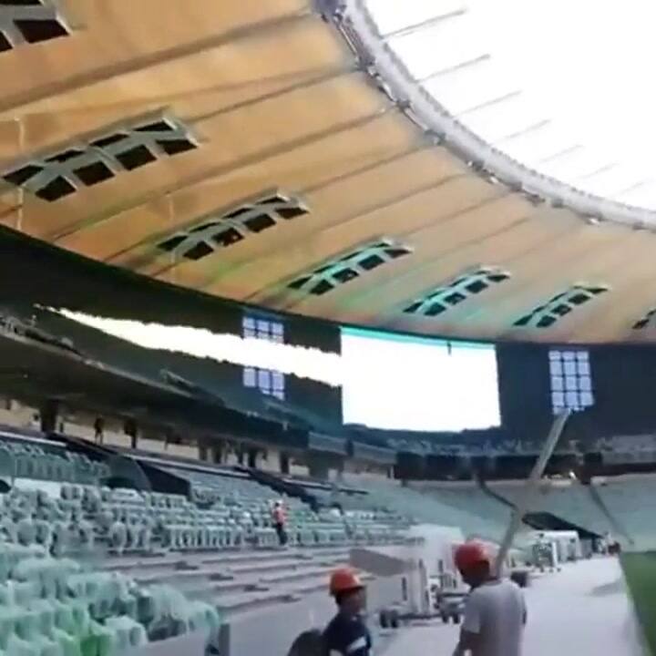 Así es la espectacular pantalla LED 360º del estadio de Krasnodar