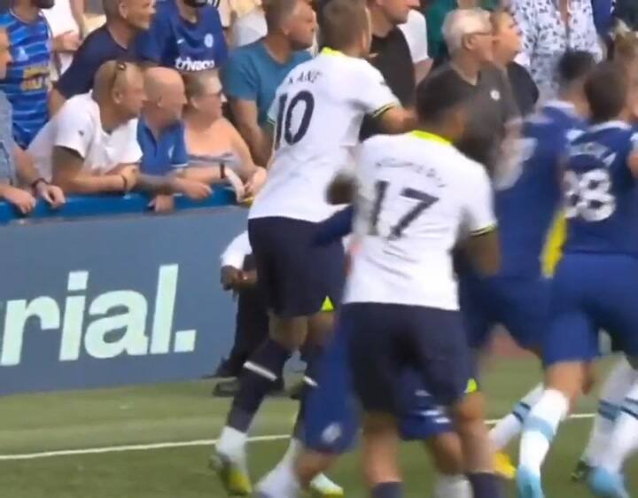 El duro cruce entre los técnicos Tuchel y Conte en un partido sensacional