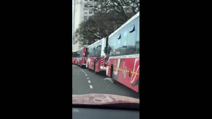 17 de octubre: micros y camiones llegan a la avenida 9 de Julio por el Día de la Lealtad