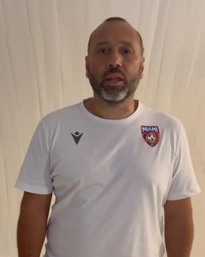 En su presentación, Gastón Maddoni hizo un llamado de apoyo al público