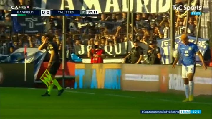 El tremendo pelotazo del jugador Diego Volayes