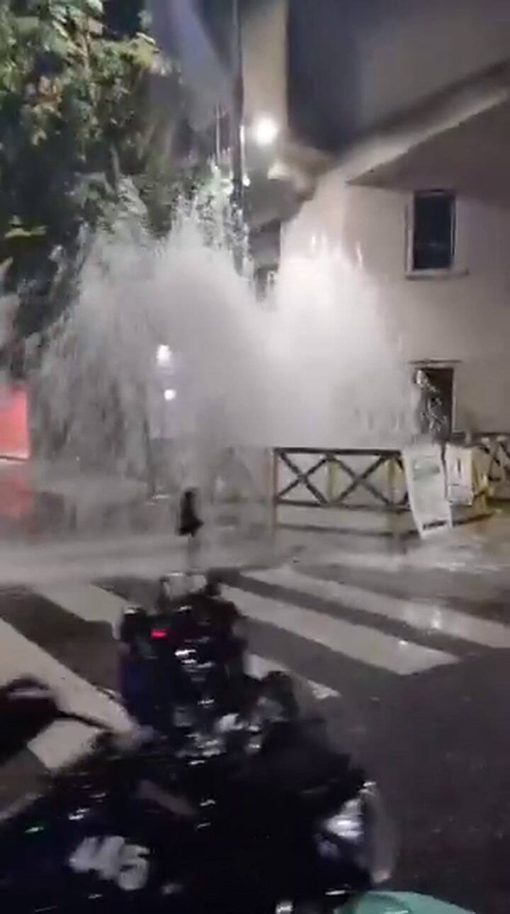 Un caño se rompió en Recoleta: inundación y tránsito cerrado