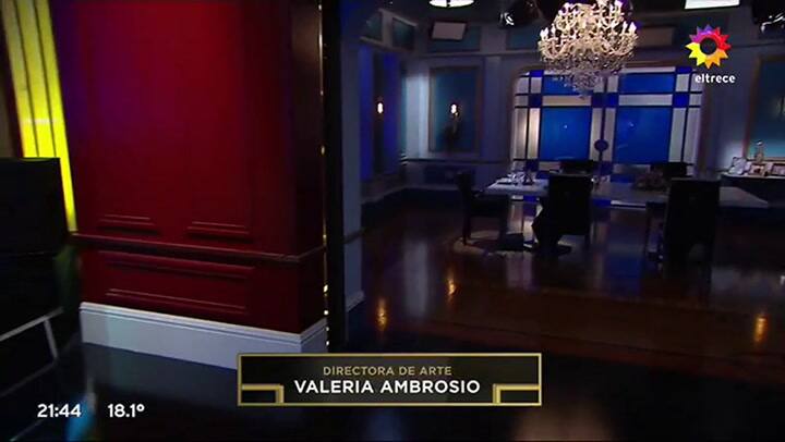 El llamativo look de Juana Viale en La noche de Mirtha Legrand (eltrece)