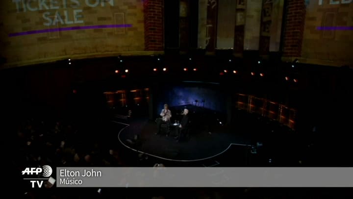 Elton John se despedirá de las giras mundiales para dejar de viajar y dedicarse a sus hijos.