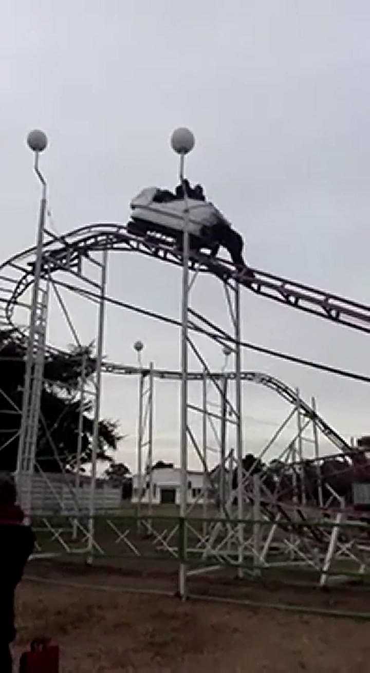 Incidente en una montaña rusa - Fuente: YouTube