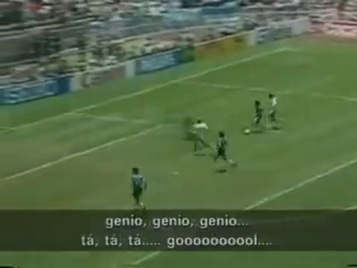 Maradona - El Mejor Gol Del Siglo Relatado Por Victor Hugo Morales