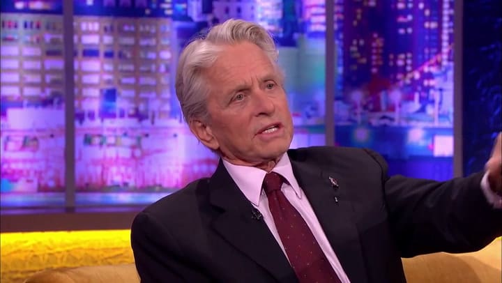 Michael Douglas cuenta cómo conquistó a su esposa - Fuente: The Jonathan Ross Show