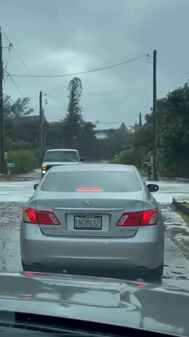 Los videos más impactantes de la llegada de Nicole a Florida