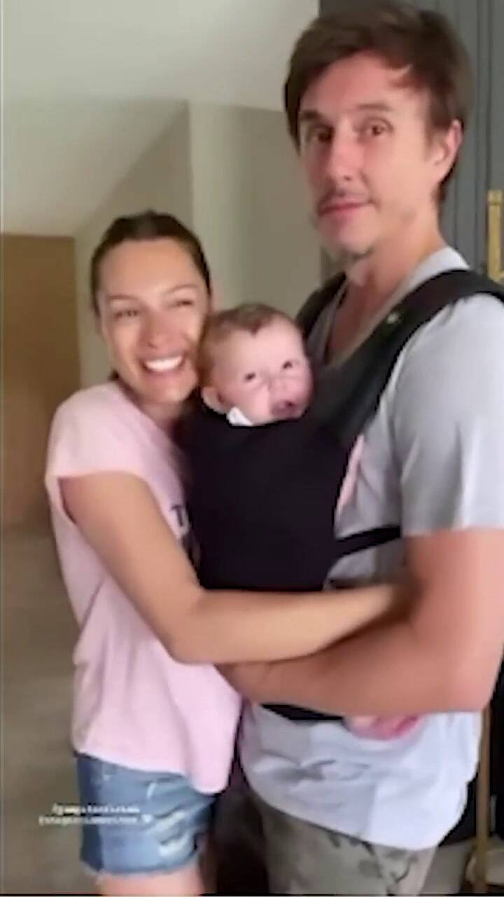 El baile de Pampita junto a su marido y su hija Ana