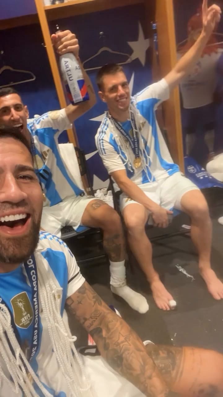 El festejo en los vestuarios de la Selección