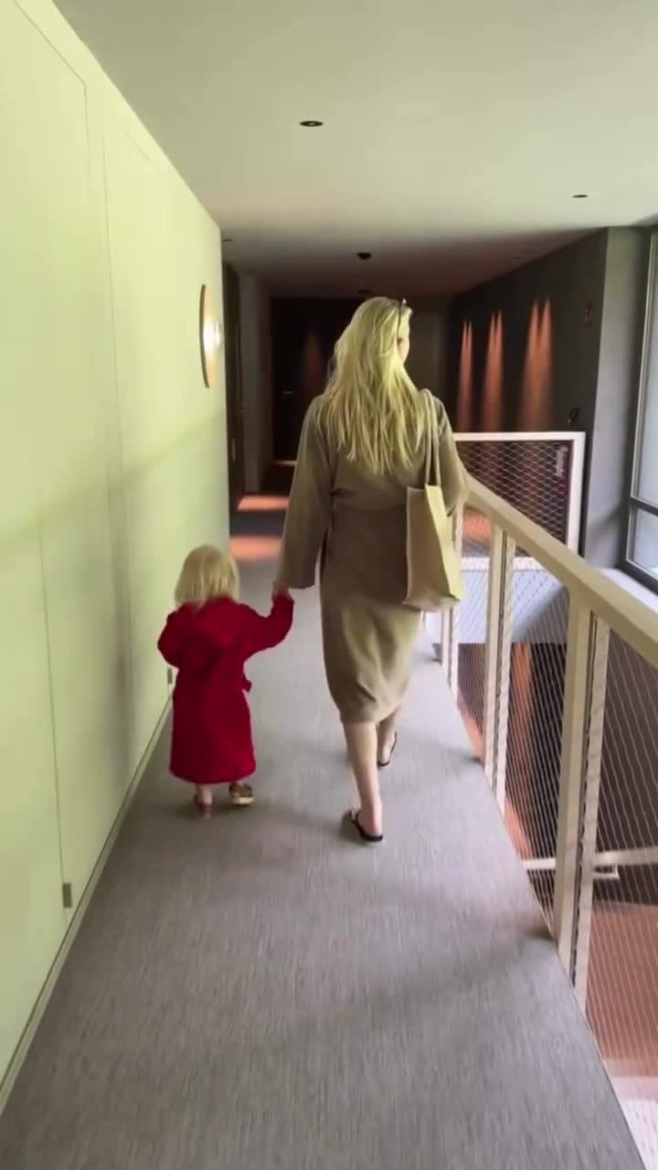 Las vacaciones de Maxi López y Daniela Christiansson con su hija Elle