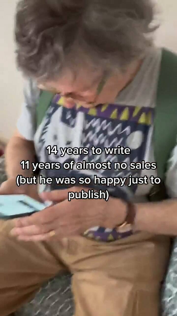 El autor de “Stone Maidens” se quiebra al enterarse del éxito repentino en TikTok