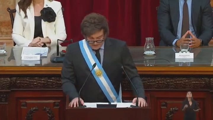 Javier Milei le envió una chicana a Axel Kicillof por la inseguridad