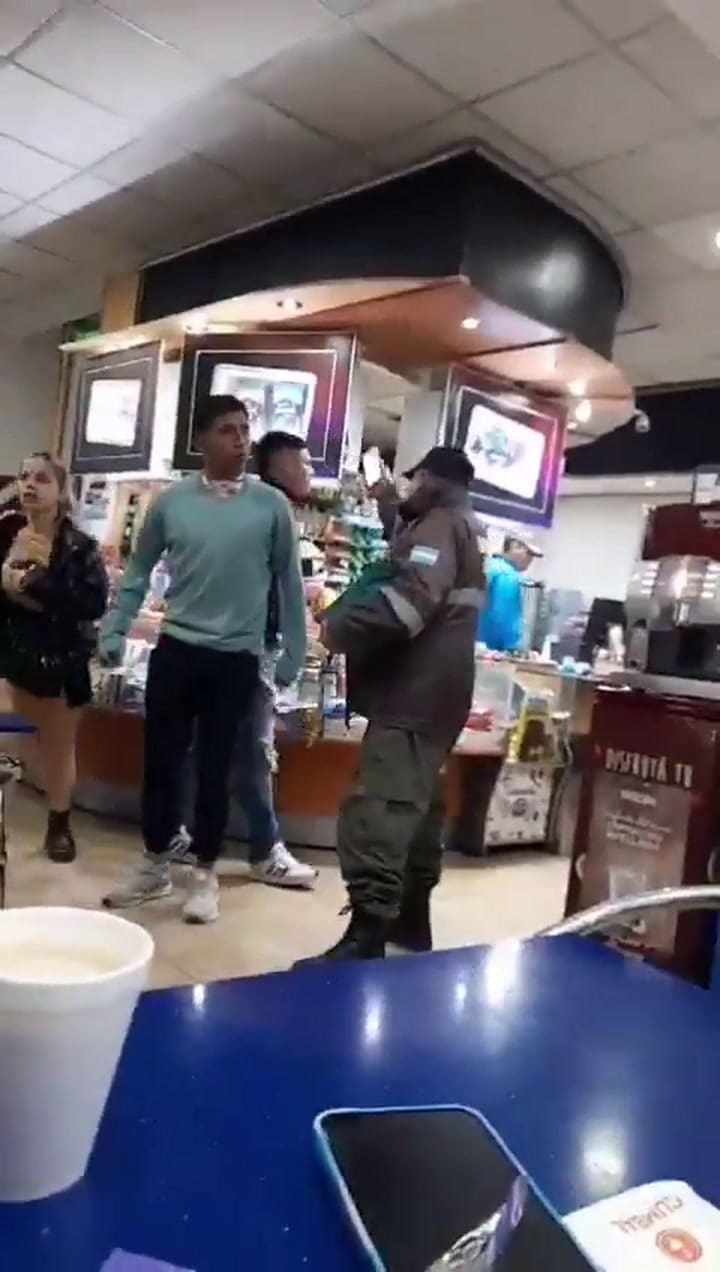 La violenta pelea en una estación de servicio en Mendoza