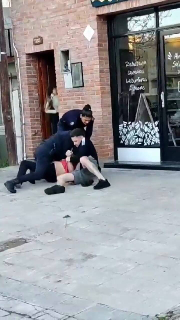 Un vecino de La Plata redujo a un ladrón con una maniobra de Jiu Jistu: “¡Me vas a quebrar el brazo!