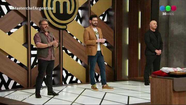 El look de gala de Vicky Xipolitakis - Fuente: telefe