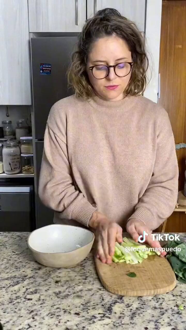 Receta con tallo de brócoli: bastones y hojas al horno