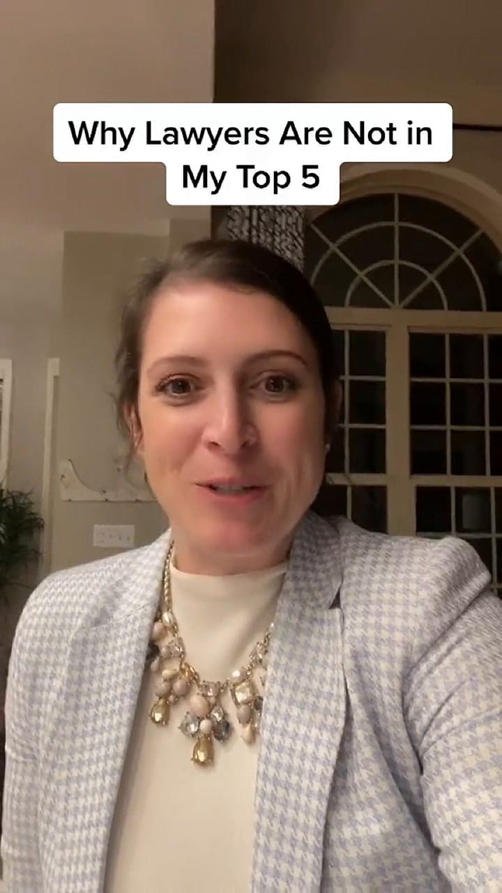 Abogada de divorcios aconseja a mujeres alejarse de parejas que tengan alguna de estas 5 profesiones