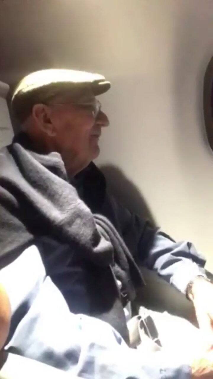 Fernando y su primera vez en avión - Fuente: Facebook