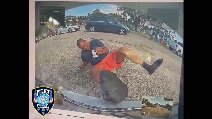 Simuló que lo atropelló un Tesla, pero un video mostró la verdad