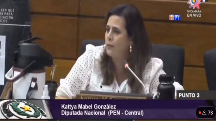 Diputada de Paraguay utilizó de referencia una canción de Shakira