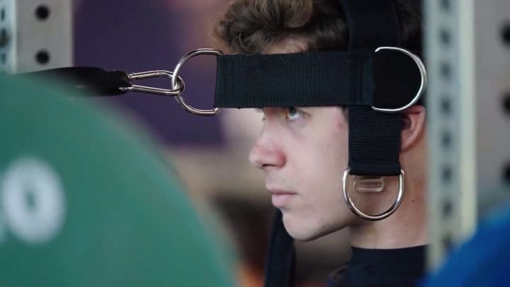 Así trabaja Franco Colapinto su cuello para soportar la fuerza G durante las carreras de Fórmula 1