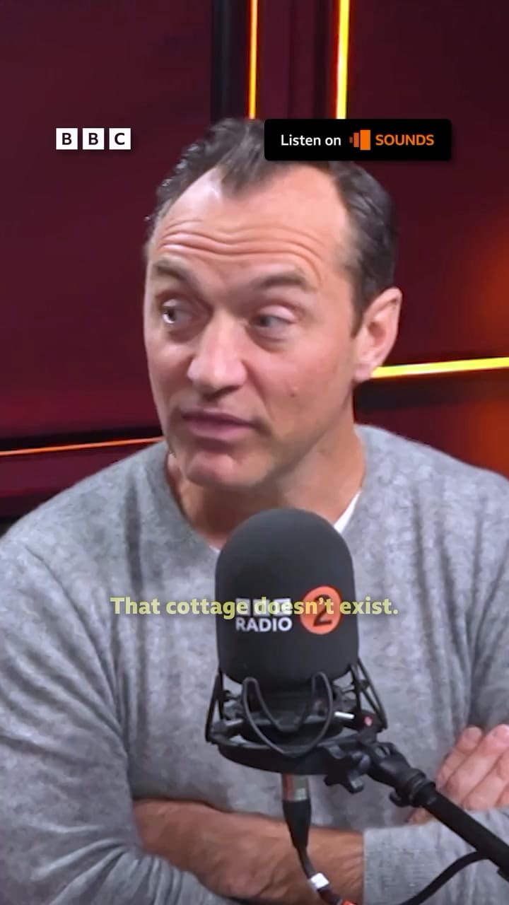 La revelación de Jude Law sobre la cabaña de la conocida película navideña El descanso, que dejó a todos atónitos