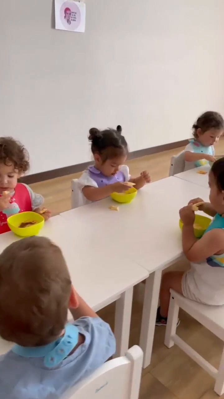 Kristina comparte los detalles de su numerosa familia en su cuenta de Instagram