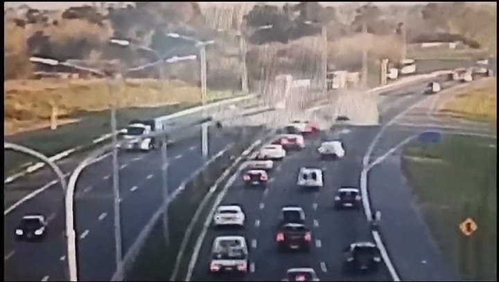 Choque en el Camino del Buen Ayre, altura Ituzaingó