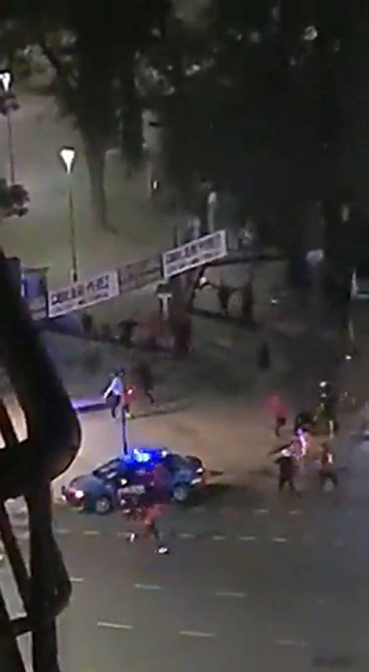 Violento enfrentamiento entre barras de Excursionistas y Defensores de Belgrano
