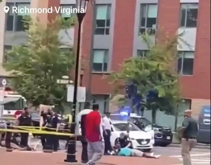 Instantes después del tiroteo en la ceremonia de graduación