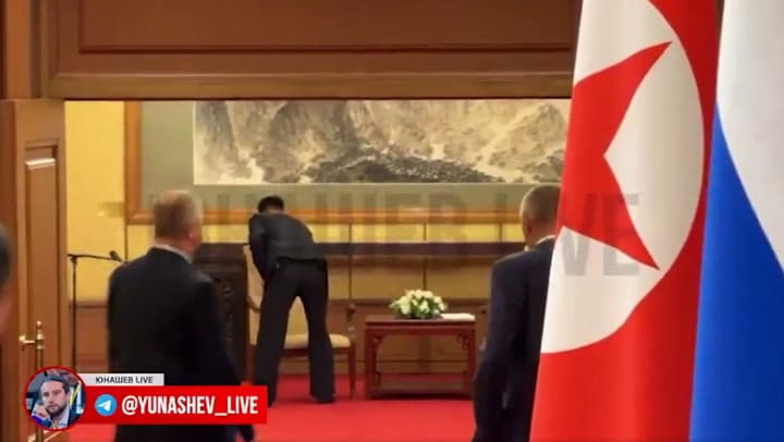 Personal norcoreano limpia los rastros de Kim Jong Un