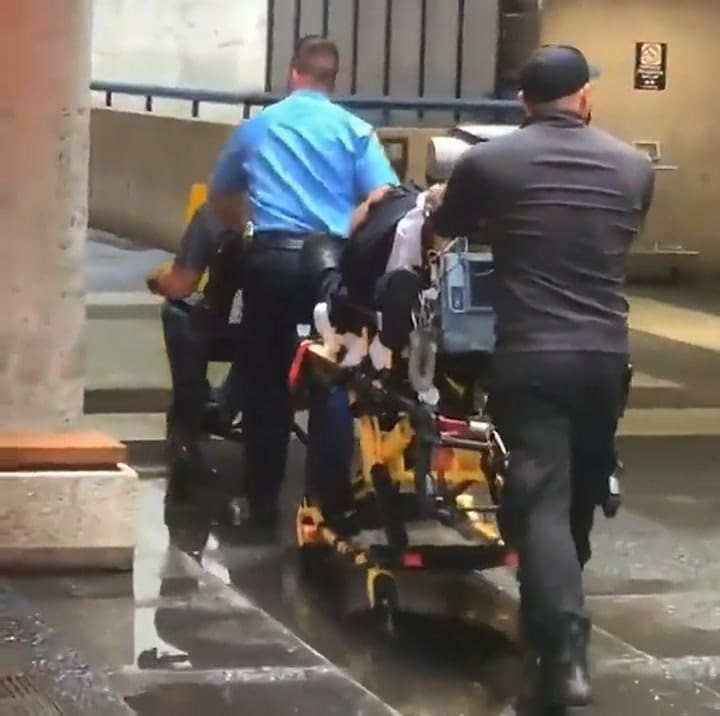 La respuesta de médicos fue inmediata al atterizaje del vuelo en Honolulu, según reportes