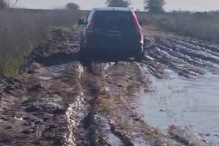 (GIF) Así están los caminos rurales en Carlos Casares