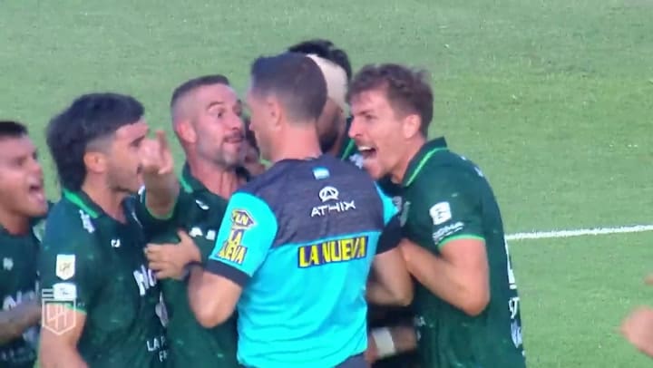 Penal por mano clara no convalidado para Sarmiento