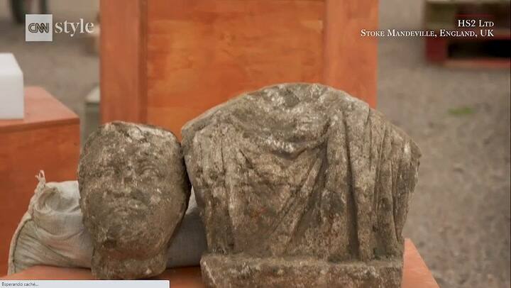 Hallaron estatuas en una excavación en Inglaterra