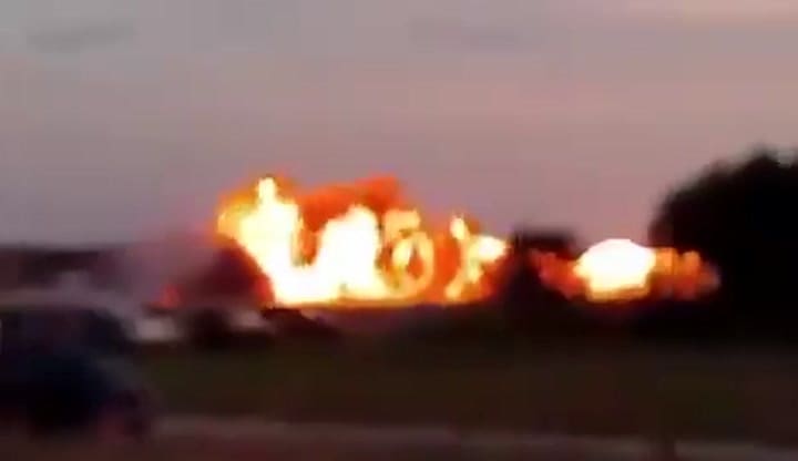 Un avión militar se estrelló durante maniobras de práctica en Polonia y el piloto murió en el acto